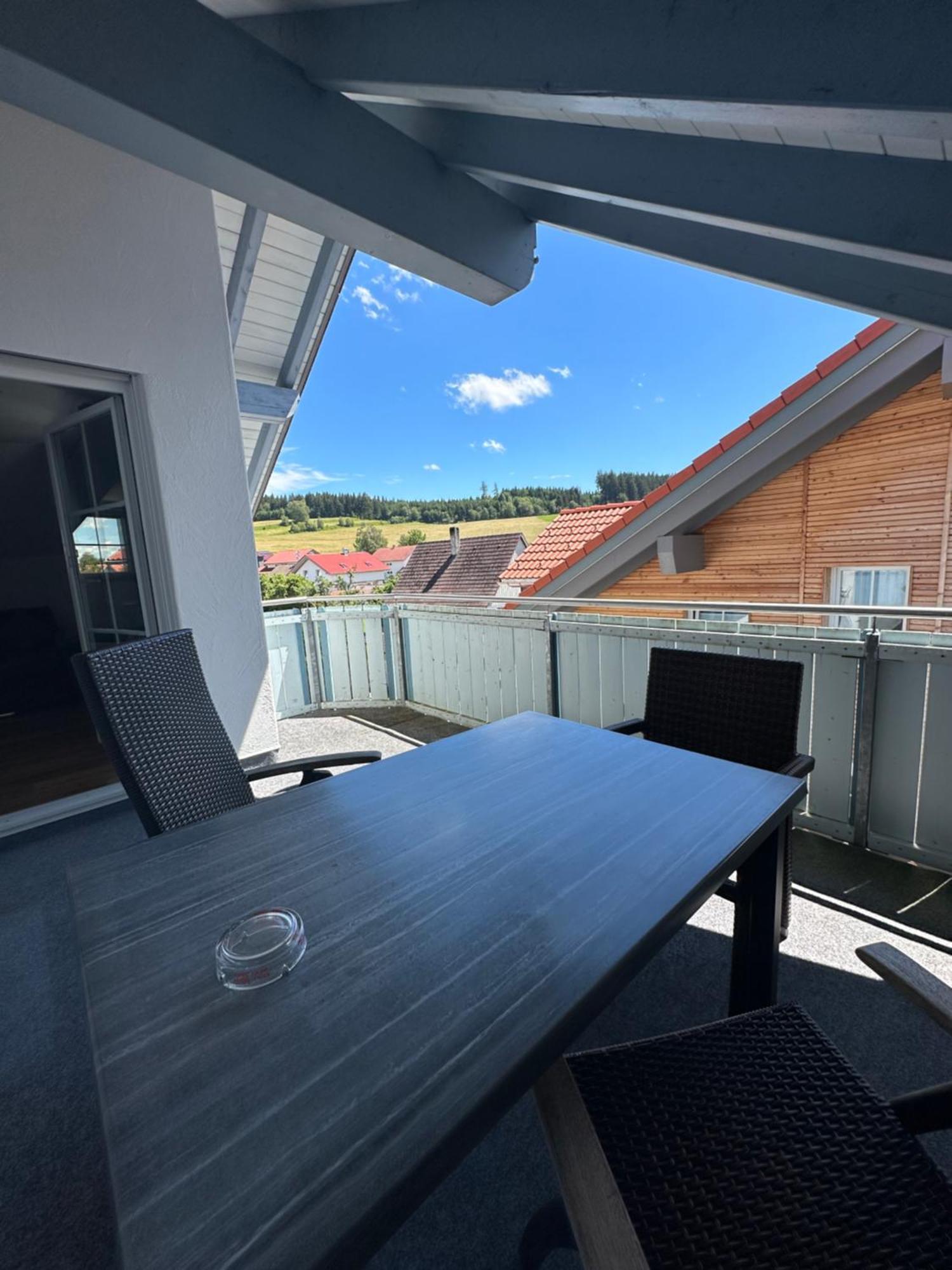 Landgasthaus Zum Kreuz Gbr Isny im Allgäu Exterior foto